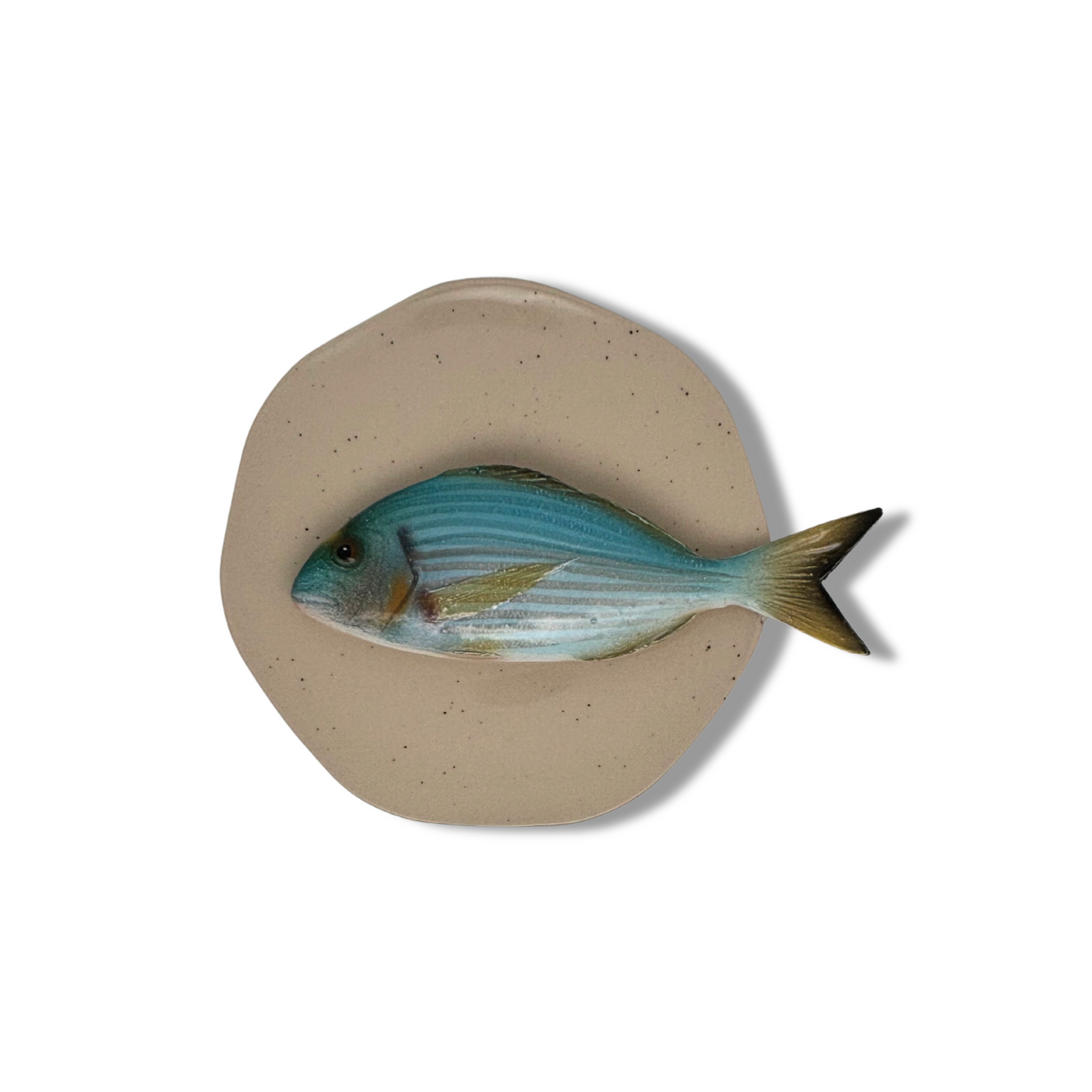 Orata medio op zand kleur bord, hoekig 20 cm