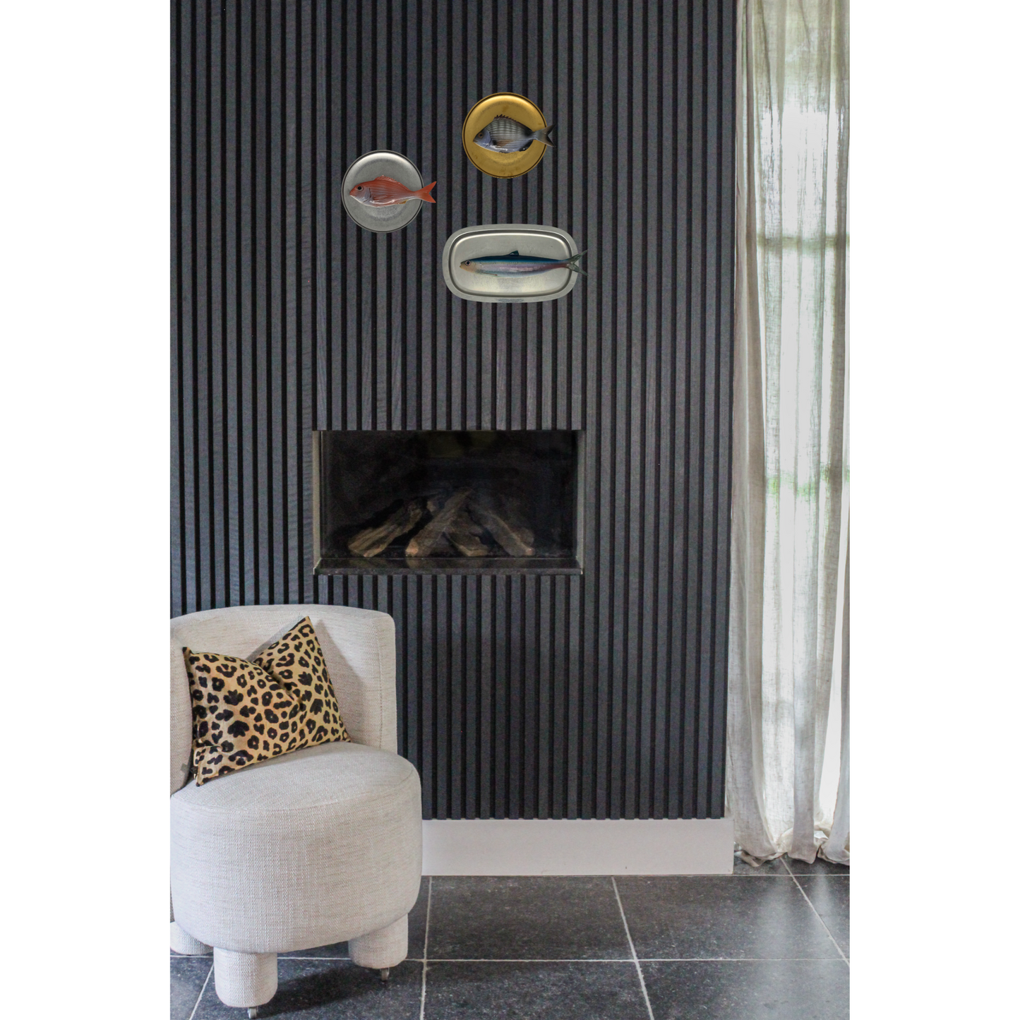 Sarago medio op antique gouden bord, 16cm rond