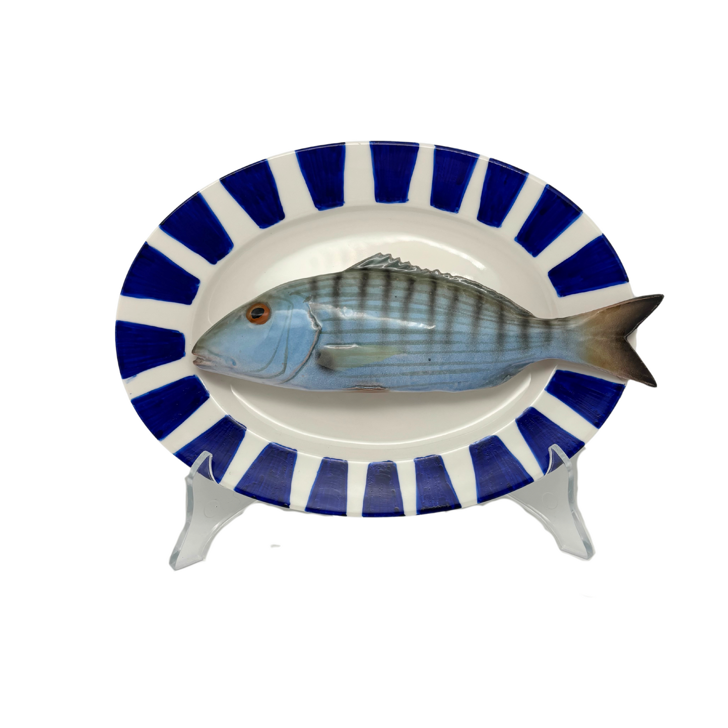 Marmora op ovaal wit bord met rand, 24X17cm