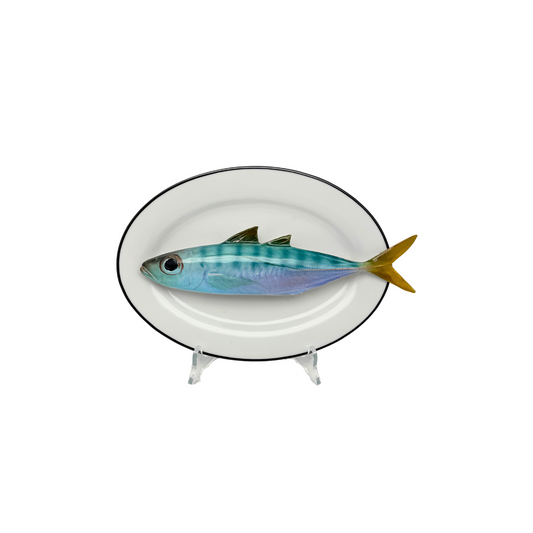 Makreel/Sugarello op ovaal wit bord met donker grijze rand, 24x17cm