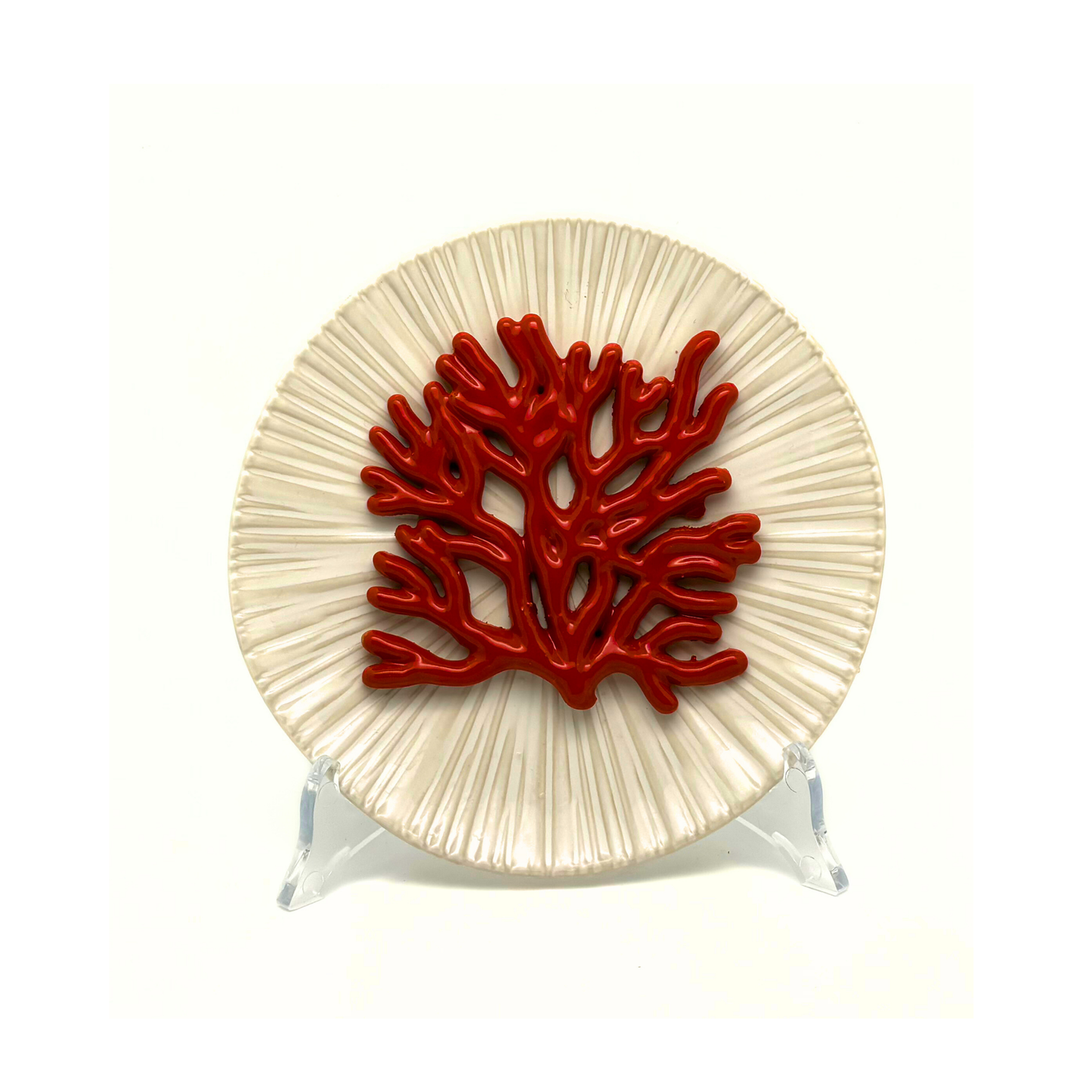 Koraal mini op geribbeld crème bord, 16 cm rond