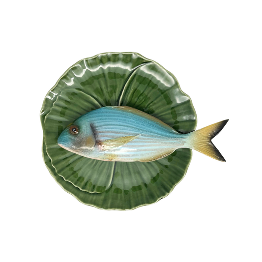 Orata medio op groen bladvormig bord, 20cm rond