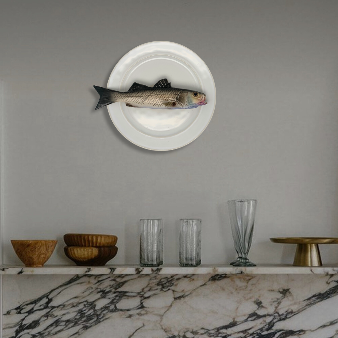 Spigola op wit/crème bord met rand, 24 cm rond
