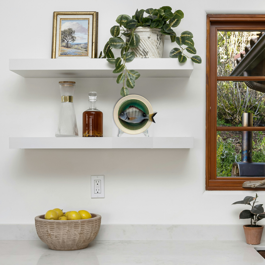 Sarago medio op groen bord met lichte rand, 17 cm