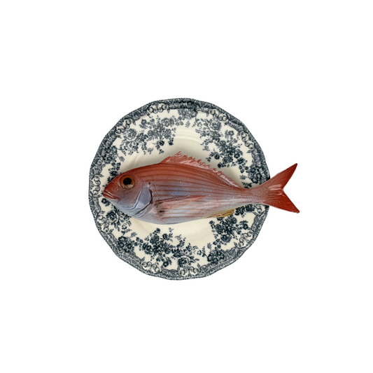 Pagello op bewerkt donker blauw bordje, 16 cm rond