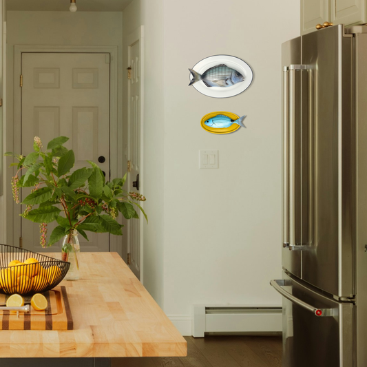 Sarago grande op ovaal wit bord met donker grijze rand, 35x24cm