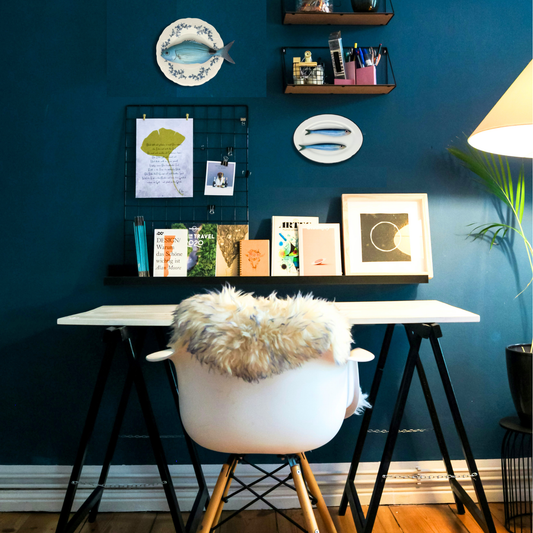 Occhiata op wit met blauwe details op decoratief bord, 21cm