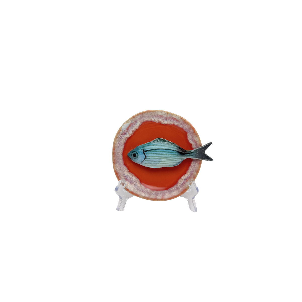 Occhiata piccolo op perzikroze bordje met lichte rand, 12 cm rond