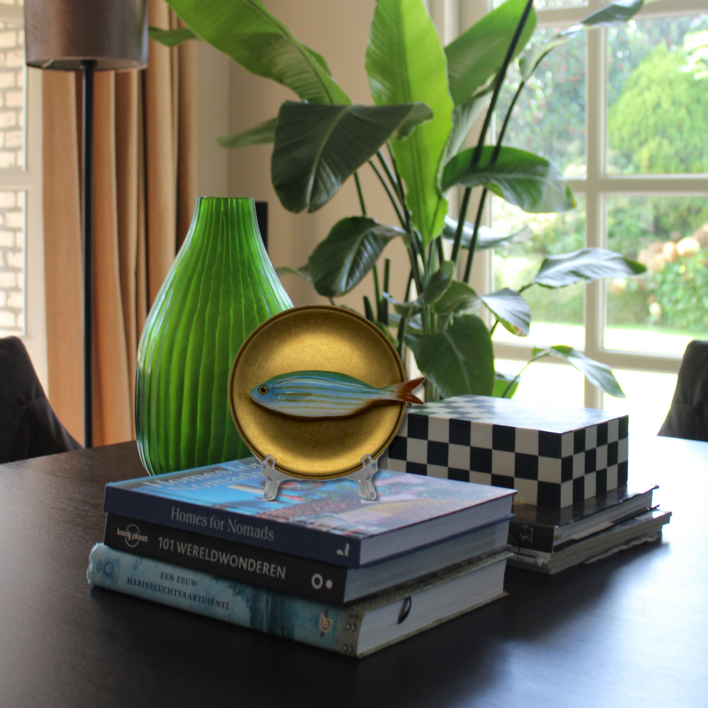 Salpa medio op antiek gouden bord, 16,5 cm rond