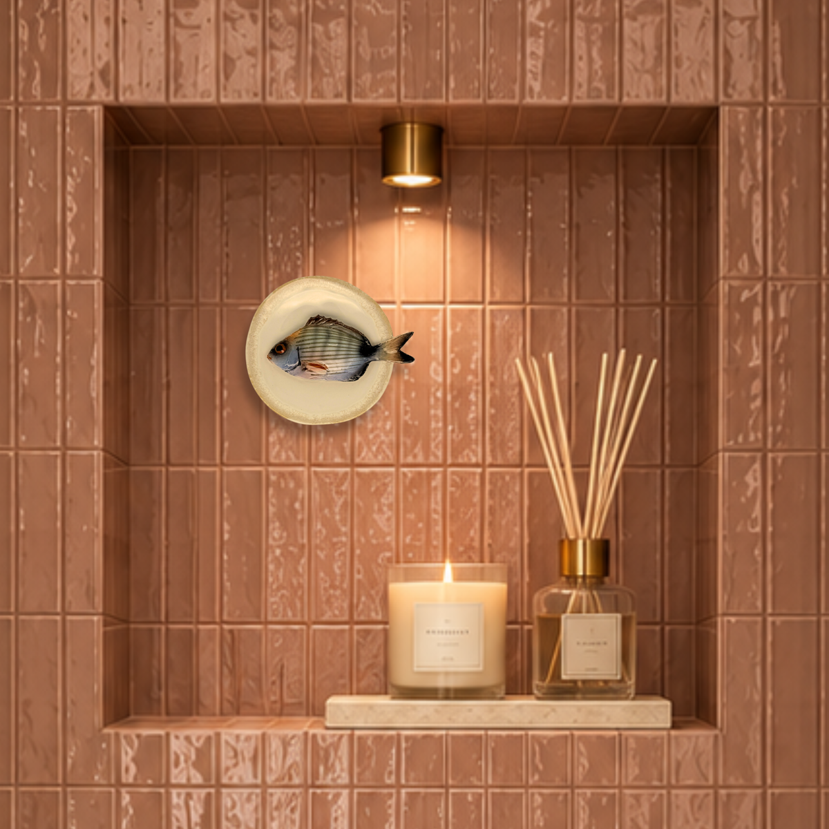 Sarago piccolo op champagne kleur bord met zandkleurige rand, 12 cm