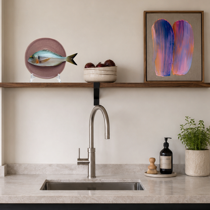 Orata op lila bord, 22 cm rond