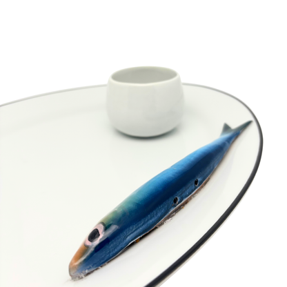 Sardine Borrelbord met klein dipbakje - Ovaal wit serveerbord 35x24cm