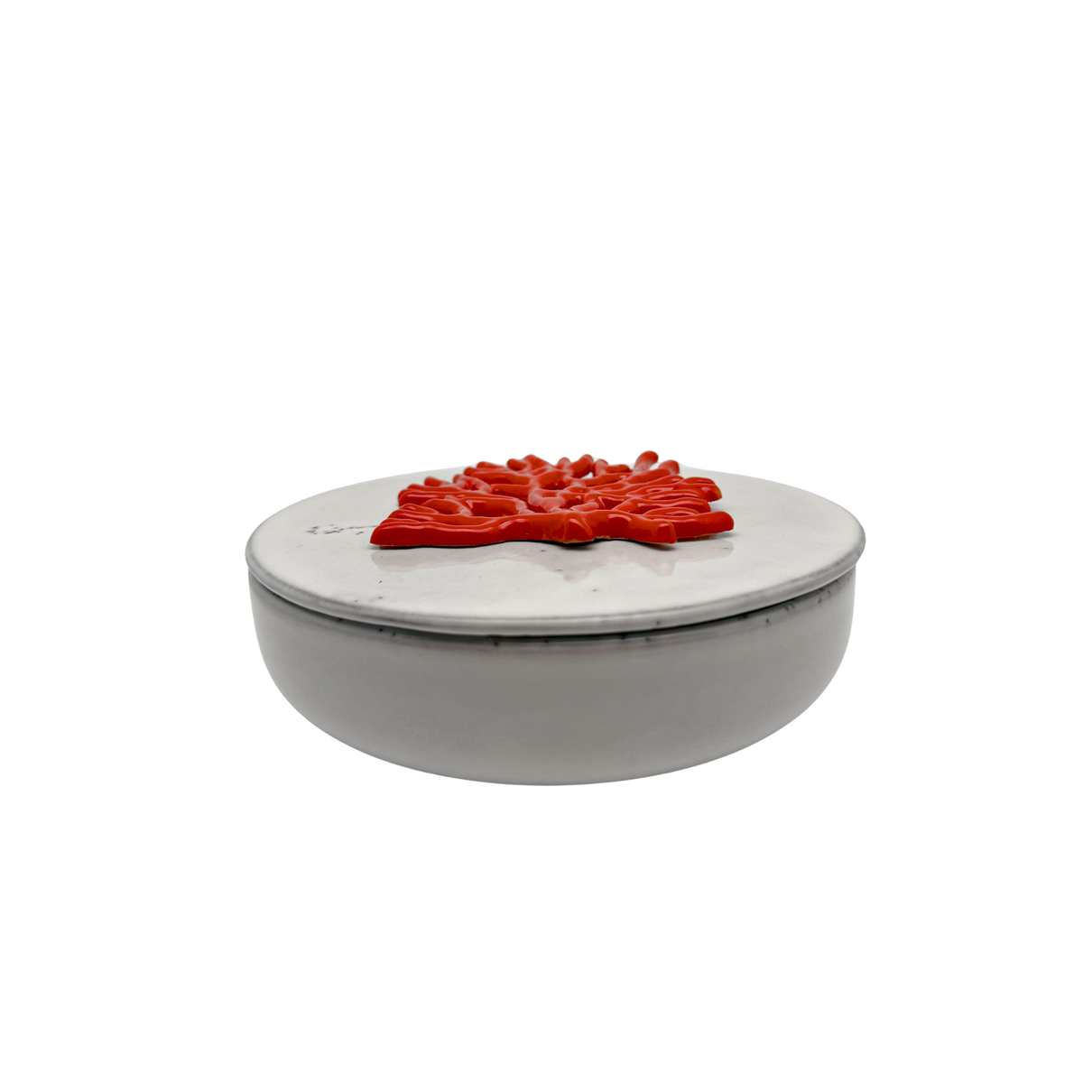 Koraal - Decoratief keramiek handgemaakt vergrijsd wit, sierdoos met deksel rond, 18 cm
