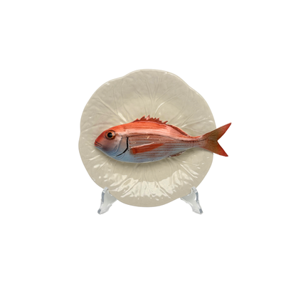 Pagello op een créme bladvormig bordje, 18 cm