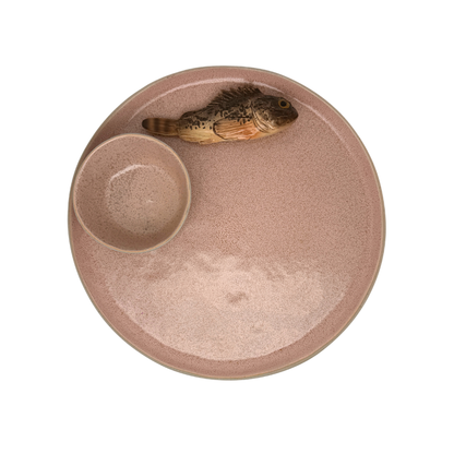 Scorfano marrone op een poederroze bewerkt borrelbord incl. dipschaaltje. 26 cm