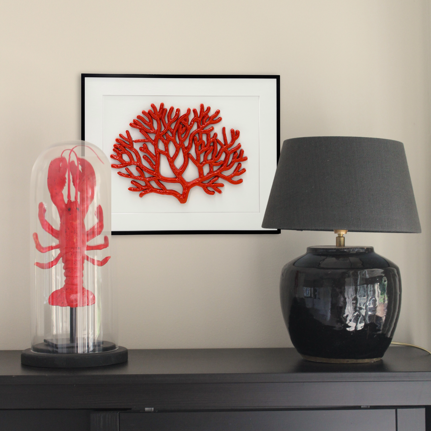 Koraal keramiek groot ingelijst met passe-partout off-white, 50X40cm