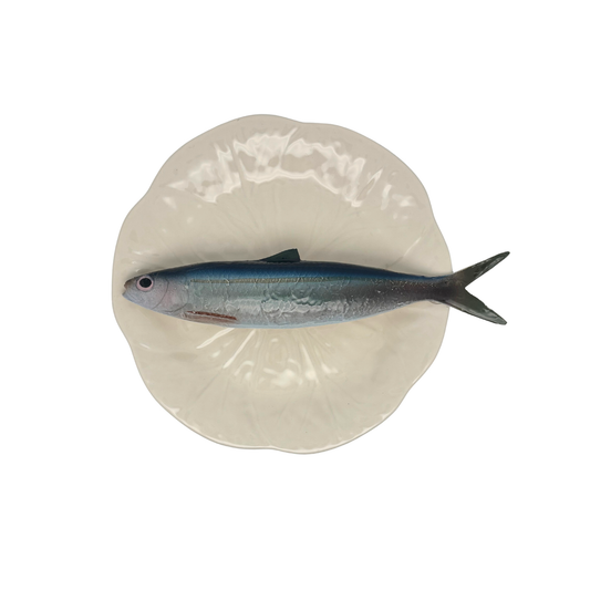 Alaccia/Haring op een créme bladvormig bord, 20 cm