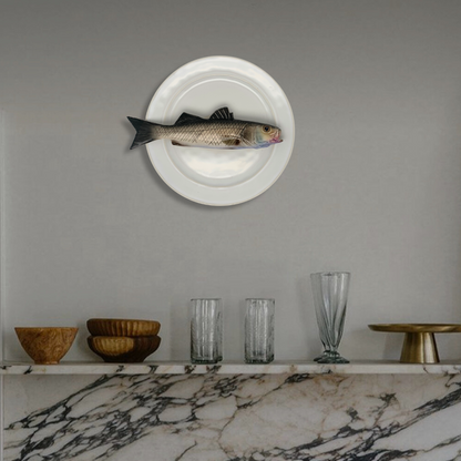 Spigola op wit/crème bord met rand, 24 cm rond
